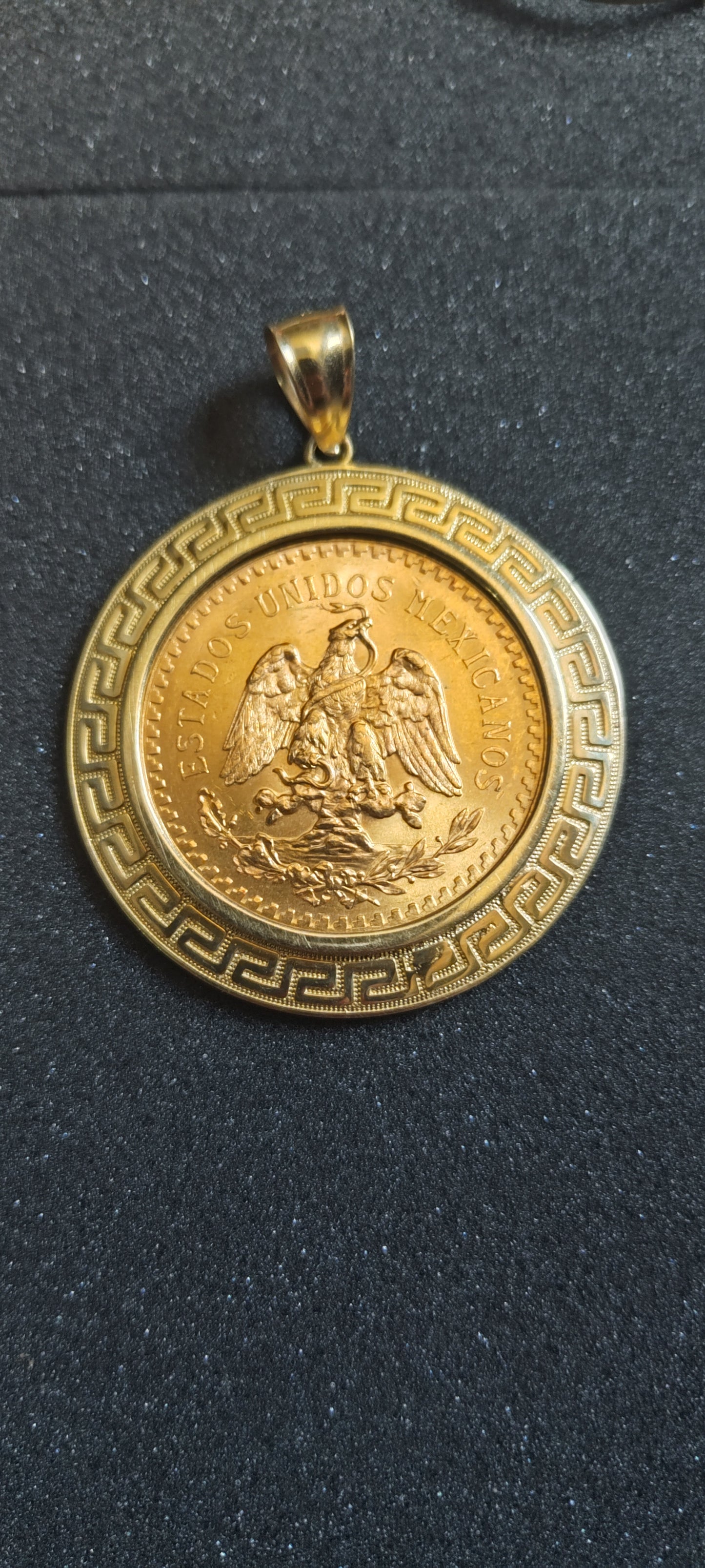 Centenario 22k (21.6k)1947 Greek Style Bezel.